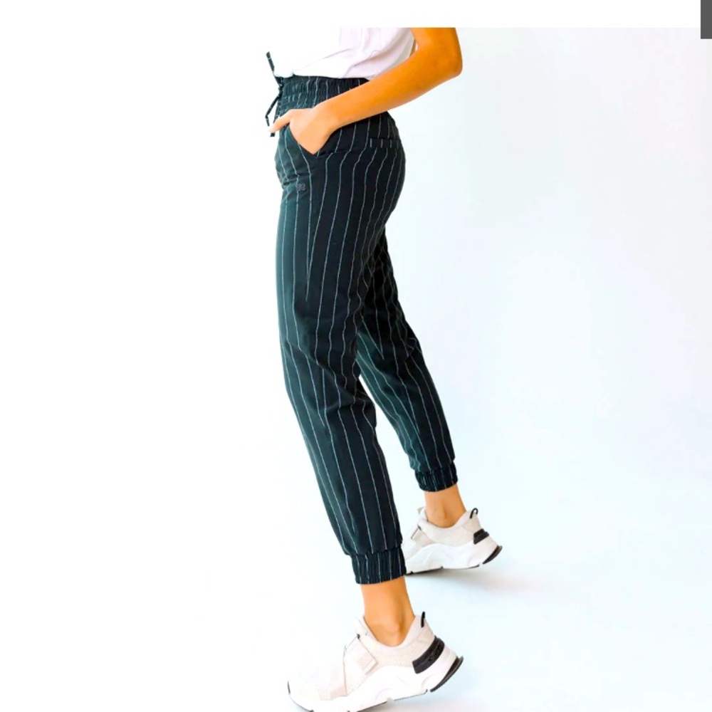 Albion Fit DESTINATION JOGGERS, NAVY PINSTRIPE XXS Petite